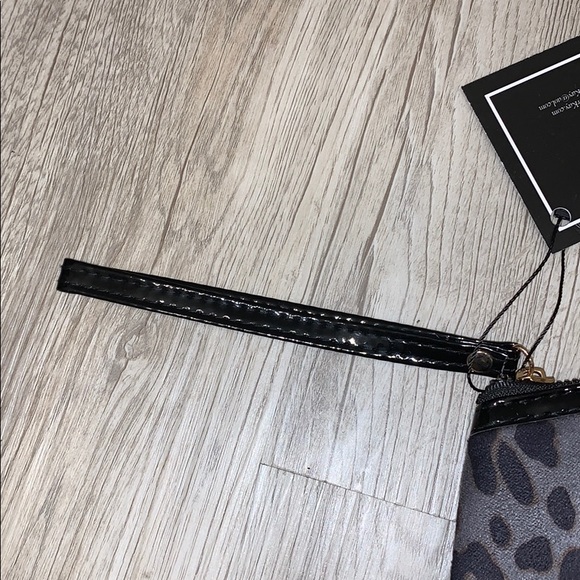 🌼🌼Makeup bag🌼🌼 - Picture 3 of 5